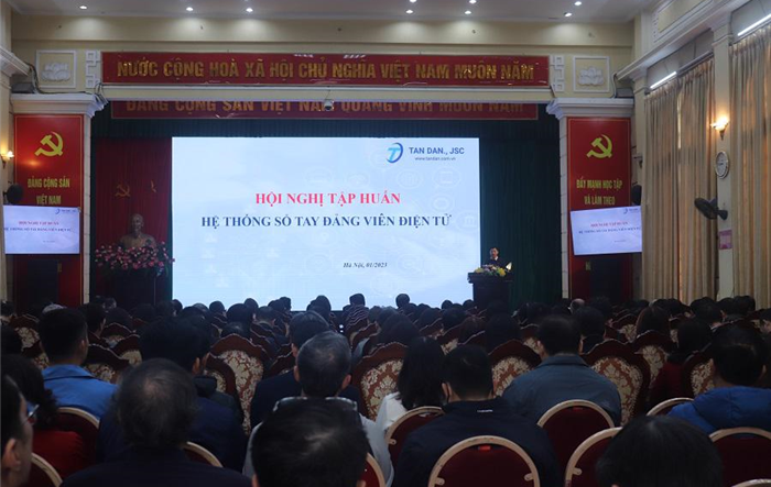 Đảng uỷ Khối các cơ quan thành phố tập huấn triển khai ứng dụng phần mềm “Sổ tay đảng viên điện tử”