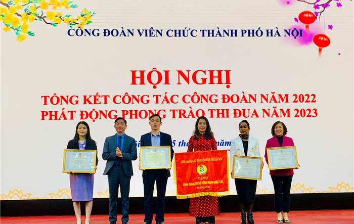 Công đoàn viên chức thành phố phát động phong trào thi đua năm 2023