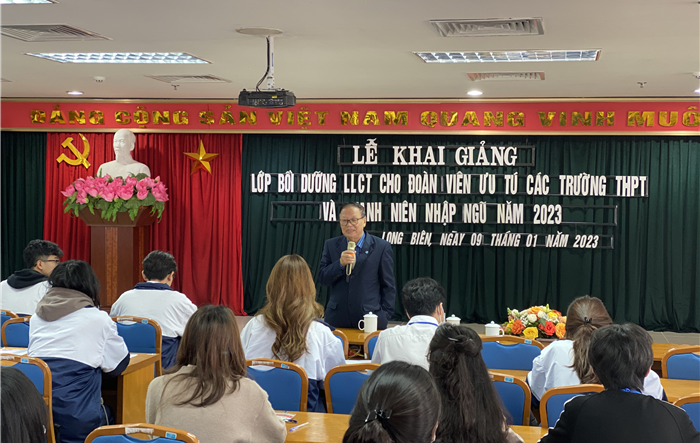 Quận Long Biên: 65 học sinh phổ thông tham gia lớp bồi dưỡng lý luận chính trị