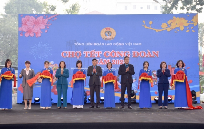 Khai mạc chương trình "Chợ Tết Công đoàn năm 2023" 