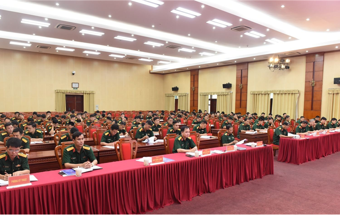 Sư đoàn Bộ binh 301 tổng kết xây dựng đơn vị điểm về huấn luyện điều lệnh