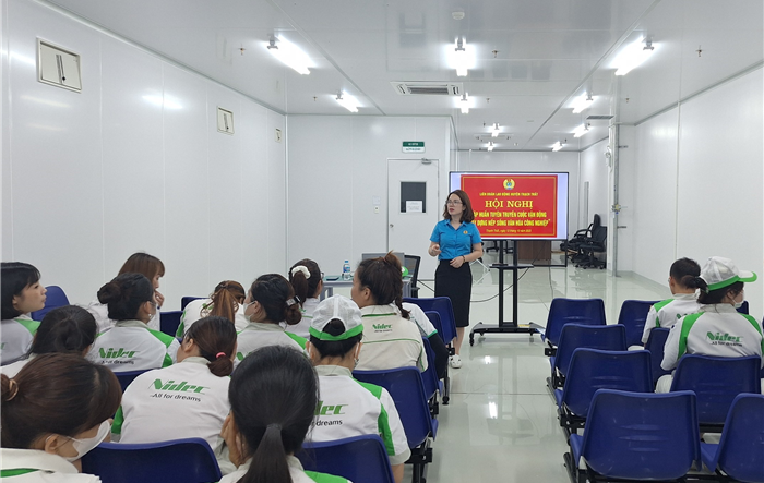 Huyện Thạch Thất: Tuyên truyền nếp sống văn hóa công nghiệp cho đoàn viên, người lao động