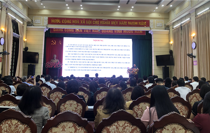 Bồi dưỡng, cập nhật những vấn đề lý luận, thực tiễn mới cho đội ngũ cán bộ làm công tác tuyên giáo