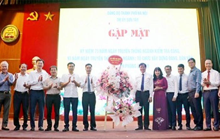 Thị xã Sơn Tây gặp mặt ngày truyền thống các ban Đảng