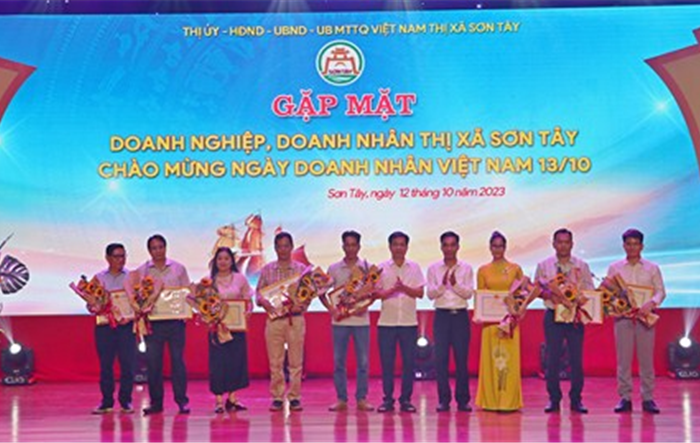 Thị xã Sơn Tây gặp mặt các doanh nghiệp, doanh nhân tiêu biểu