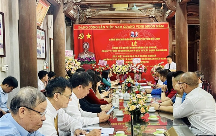 Đảng ủy khối doanh nghiệp huyện Mê Linh công bố Quyết định thành lập Chi bộ Công ty TNHH Thương mại và đầu tư xây dựng Đại Nghĩa
