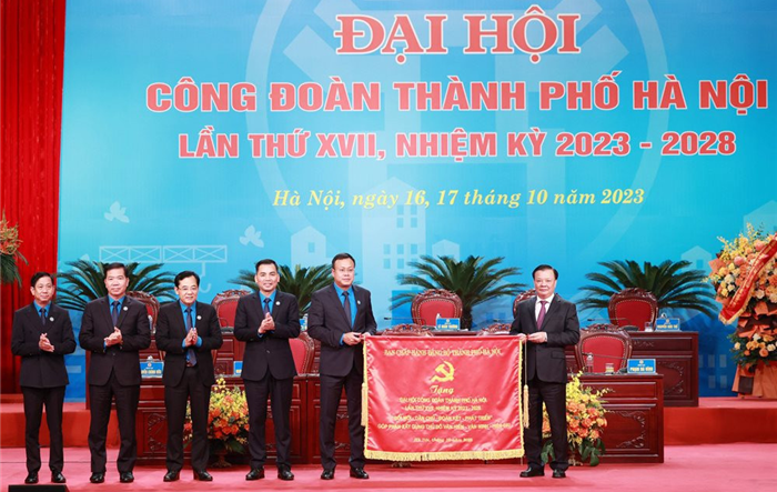 Xây dựng tổ chức Công đoàn và đội ngũ công nhân, viên chức, lao động Thủ đô ngày càng lớn mạnh