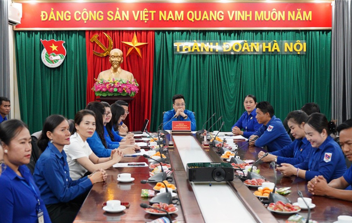 Vun đắp tình hữu nghị của tuổi trẻ Hà Nội - Viêng Chăn