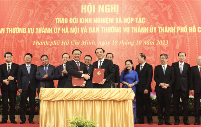 Thành ủy Hà Nội và Thành ủy thành phố Hồ Chí Minh trao đổi kinh nghiệm và tăng cường hợp tác