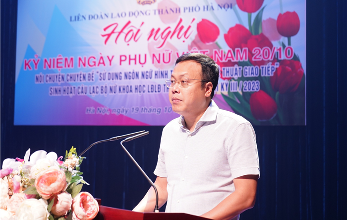 Liên đoàn Lao động thành phố tôn vinh sự đóng góp của nữ cán bộ Công đoàn Thủ đô
