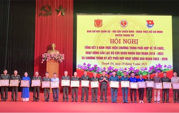 Khen thưởng 15 tập thể trong thực hiện Chương trình phối hợp về tổ chức và hoạt động Câu lạc bộ Cựu quân nhân, giai đoạn 2018-2022