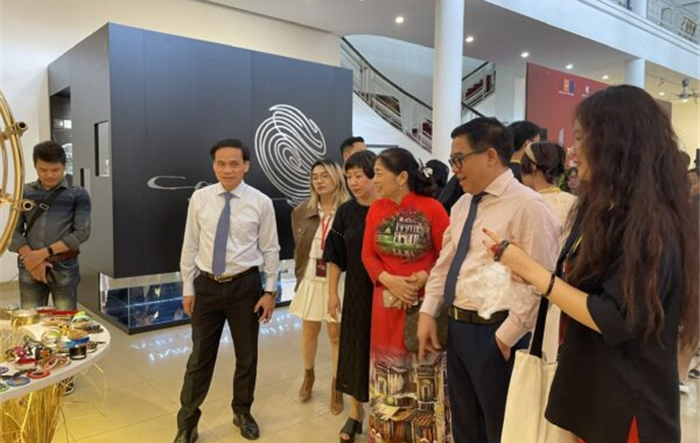 Khai mạc triển lãm “Tinh hoa làng nghề truyền thống qua góc nhìn thiết kế nội thất đương đại”