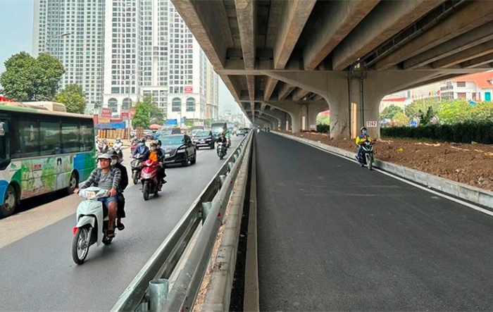 Thành phố Hà Nội: Tổ chức giao thông một chiều tuyến đường tạm trên dải phân cách giữa đường Nguyễn Xiển