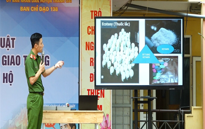Tuyên truyền phổ biến pháp luật cho gần 2.000 học sinh trường THPT Thanh Oai B