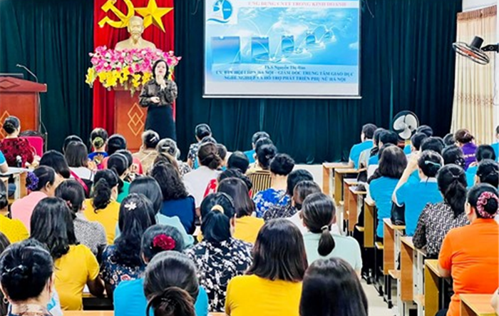 Thị xã Sơn Tây: Tập huấn về công nghệ số cho 200 cán bộ hội viên phụ nữ 
