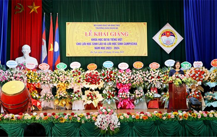 Trường Hữu nghị 80 tổ chức khai giảng khối lưu học sinh Lào và Campuchia năm học 2023-2024