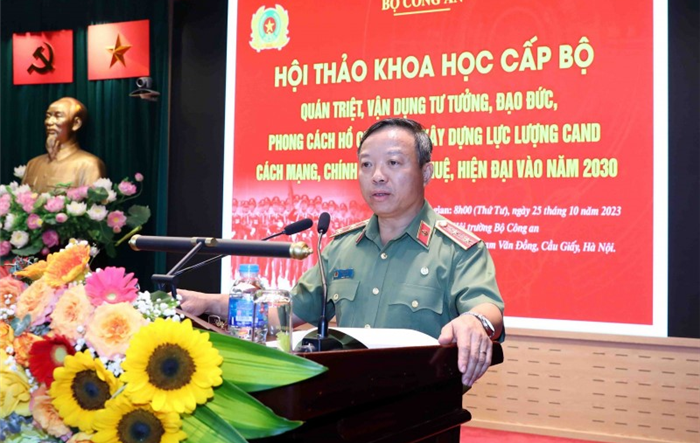 Quán triệt, vận dụng tư tưởng, đạo đức, phong cách Hồ Chí Minh - Xây dựng lực lượng Công an nhân dân cách mạng, chính quy, tinh nhuệ, hiện đại