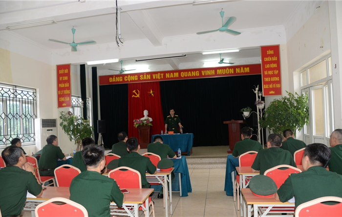 Phó Tư lệnh Bộ Tư lệnh Thủ đô kiểm tra Đại đội Phòng cháy, chữa cháy-Phòng hoá