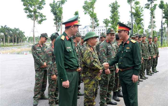 Động viên các vận động viên tham dự Hội thi Quân báo - Trinh sát toàn quân năm 2023