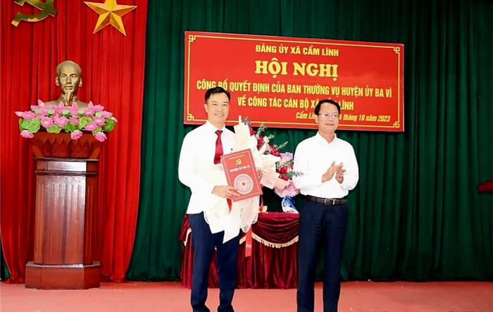 Huyện ủy Ba Vì công bố quyết định về công tác cán bộ tại xã Cẩm Lĩnh