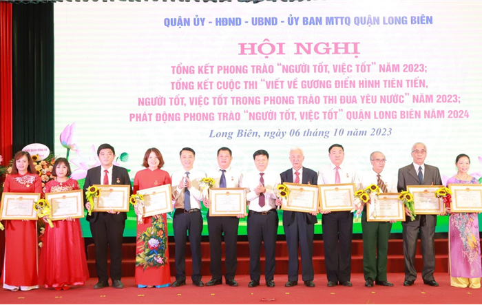 Quận Long Biên biểu dương 201 tấm gương “Người tốt, việc tốt”, điển hình tiên tiến năm 2023 