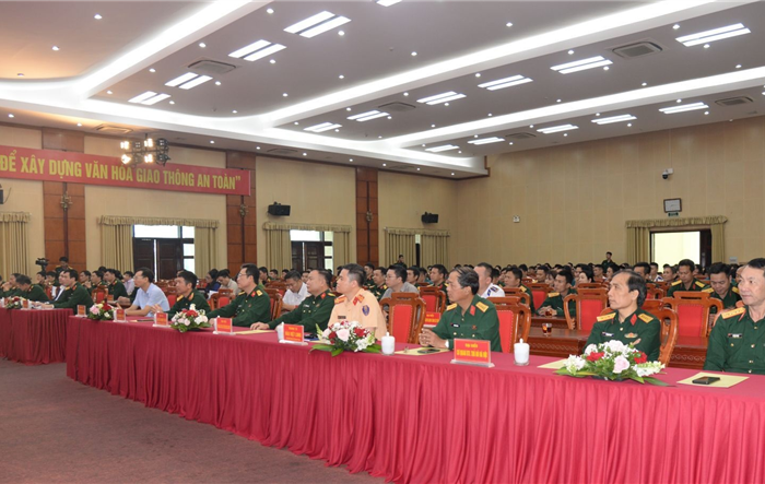 Chương trình giao lưu “Chiến sĩ và thanh niên Thủ đô với an toàn giao thông”