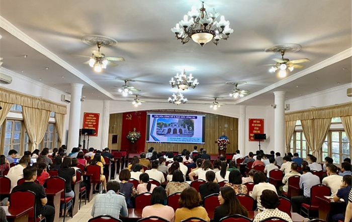 Quận Cầu Giấy tổ chức tọa đàm "Nâng cao văn hóa công sở, đạo đức công vụ trong thời kỳ chuyển đổi số"