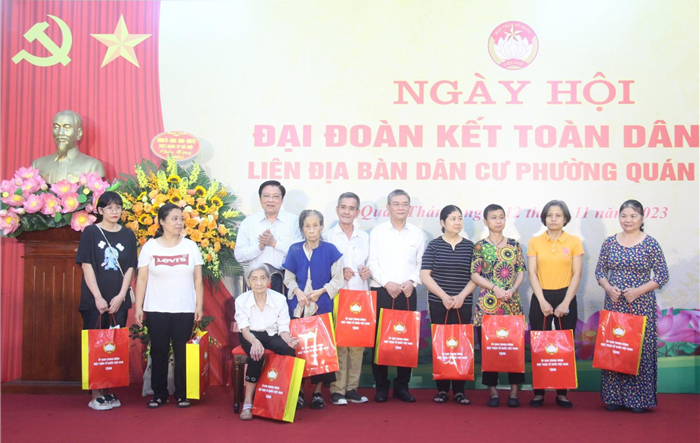 Ấm áp tình đoàn kết tại Ngày hội Đại đoàn kết tại quận Ba Đình