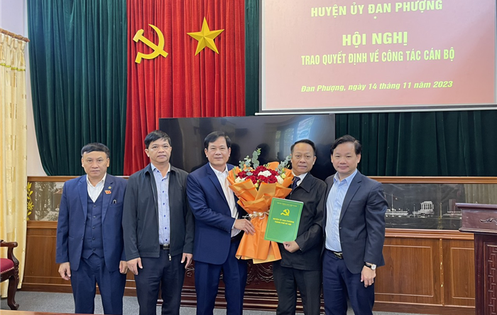 Huyện ủy Đan Phượng: Trao quyết định về công tác cán bộ