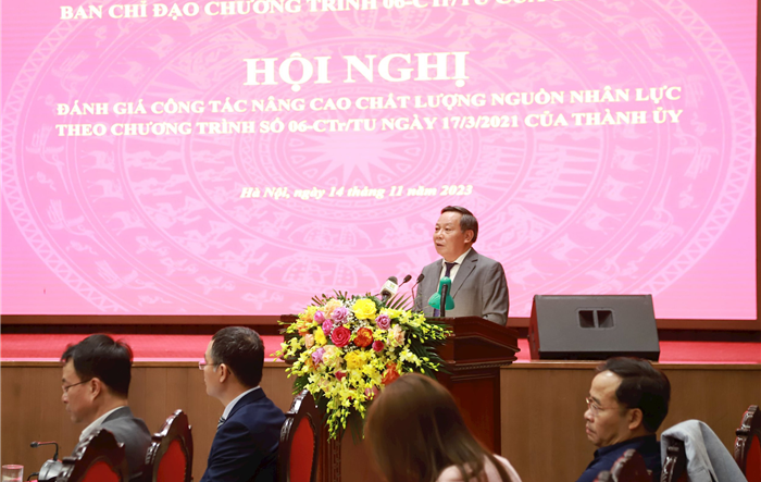 Phát triển văn hóa, nâng cao chất lượng nguồn nhân lực, xây dựng người Hà Nội thanh lịch, văn minh