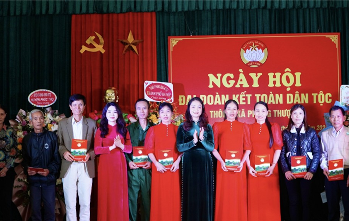 Bí thư Thành đoàn Hà Nội Chu Hồng Minh dự Ngày hội Đại đoàn kết toàn dân tộc tại huyện Phúc Thọ