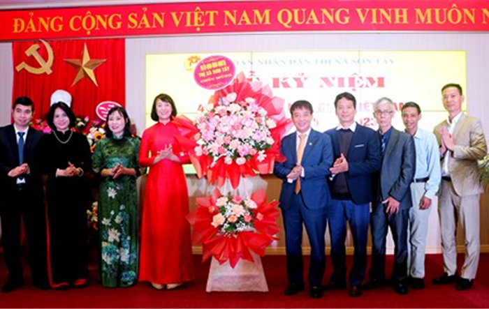 Thị xã Sơn Tây kỷ niệm 41 năm Ngày nhà giáo Việt Nam 20-11