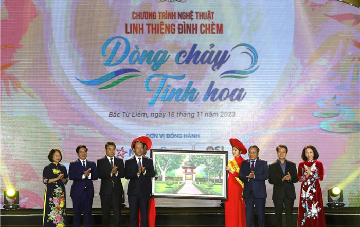 Ấn tượng chương trình “Linh thiêng đình Chèm - Dòng chảy tinh hoa”