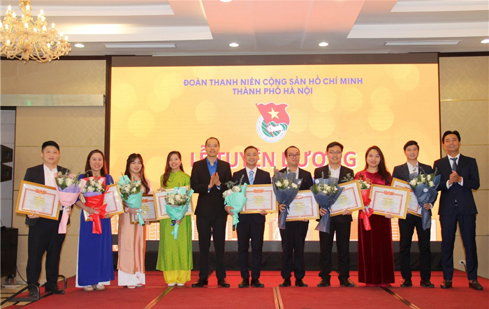 Thành đoàn Hà Nội vinh danh 27 “Nhà giáo trẻ tiêu biểu” năm 2023