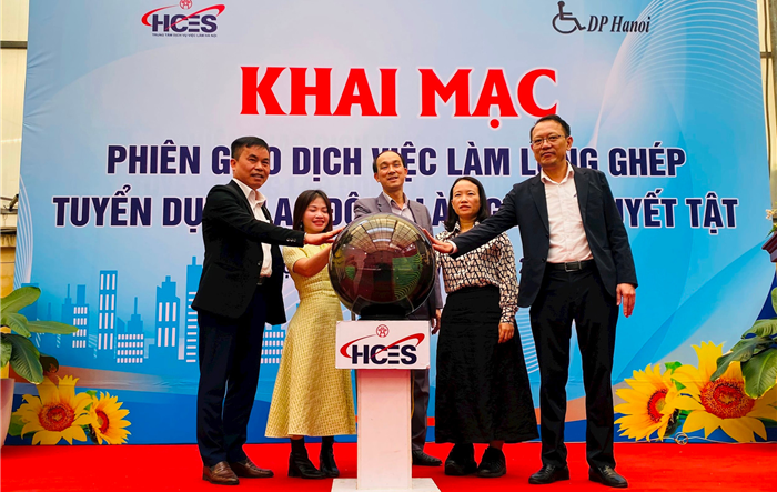 Khai mạc "Phiên giao dịch việc làm lồng ghép tuyển dụng lao động là người khuyết tật"