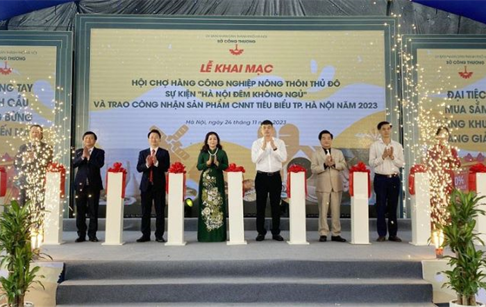 Khai mạc Hội chợ hàng công nghiệp nông thôn Thủ đô