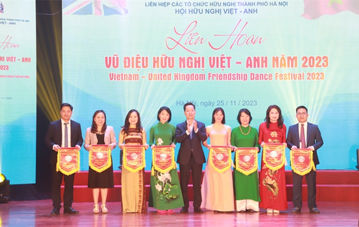 Liên hoan "Vũ điệu hữu nghị 2023" kỷ niệm 50 năm quan hệ Việt Nam - Anh