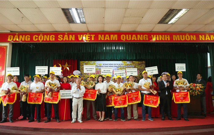 Tưng bừng hội thi “Lái xe buýt giỏi, an toàn năm 2023”