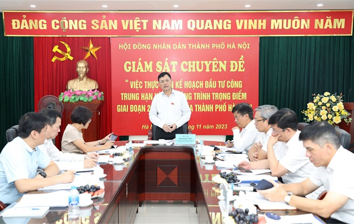 Tiếp tục giám sát công tác triển khai các dự án đầu tư công trung hạn  giai đoạn 2021 - 2025 các công trình trọng điểm trên địa bàn thành phố 