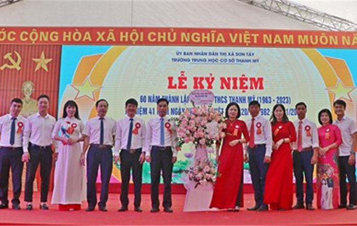 Trường THCS Thanh Mỹ (thị xã Sơn Tây) nhận Bằng khen của UBND thành phố
