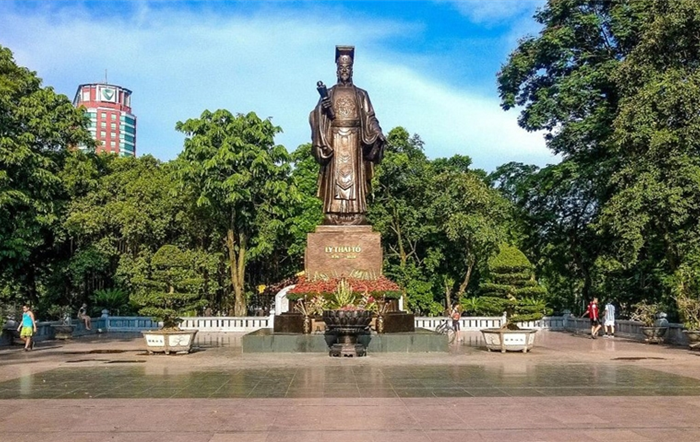 Thành phố Hà Nội tăng cường công tác quản lý tượng đài, tranh hoành tráng