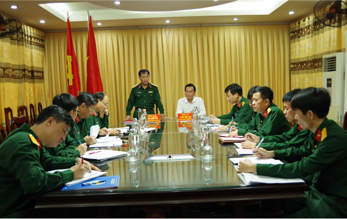 Chính ủy Bộ Tư lệnh Thủ đô Hà Nội làm việc với Ban Chỉ huy Quân sự huyện Đan Phượng