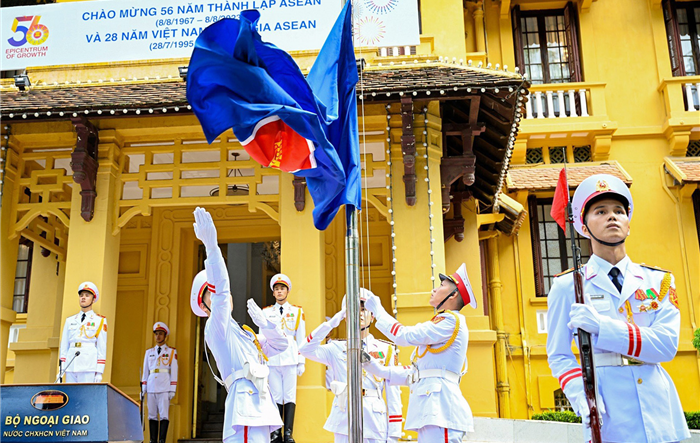 Cổ xúy “chọn bên”: Âm mưu, thủ đoạn của các thế lực thù địch, phản động, phần tử cơ hội chính trị nhằm chống phá đường lối đối ngoại của Đảng, Nhà nước ta hiện nay