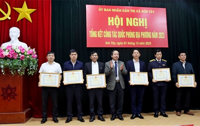 Thị xã Sơn Tây tổng kết công tác quân sự, quốc phòng năm 2023