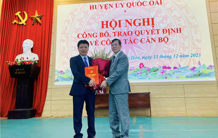 Huyện ủy Quốc Oai công bố và trao Quyết định chuẩn y Bí thư Đảng ủy xã Cộng Hòa nhiệm kỳ 2020 - 2025