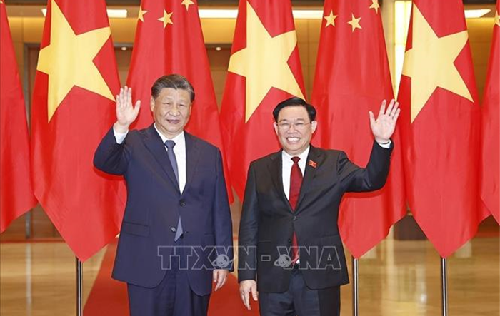 Chủ tịch Quốc hội Vương Đình Huệ hội kiến Tổng Bí thư, Chủ tịch nước Trung Quốc Tập Cận Bình
