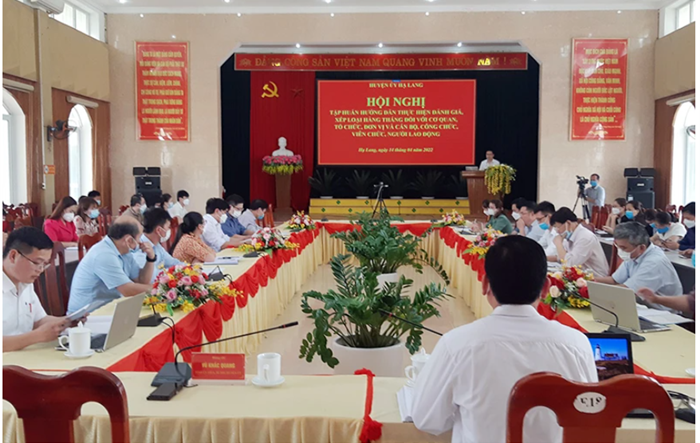 Bệnh hình thức trong kiểm điểm, đánh giá cán bộ