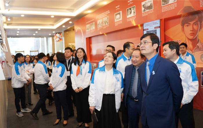 Khai mạc triển lãm “Sinh viên Việt Nam - Kiến tạo tương lai, dựng xây đất nước”
