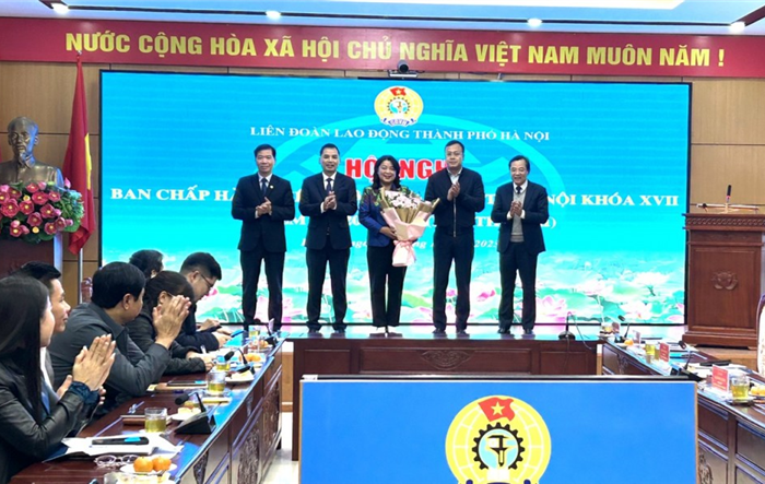 Đồng chí Nguyễn Thị Thu Thủy là Phó Chủ tịch Liên đoàn Lao động Hà Nội
