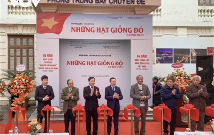 Lễ khai mạc trưng bày chuyên đề “Những hạt giống đỏ”